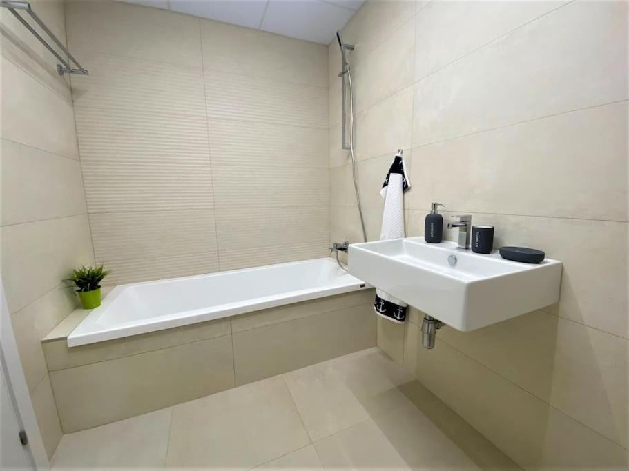 Luxurious Penthouse With Huge Panoramic Terrace Apartment ซานโรเก ภายนอก รูปภาพ
